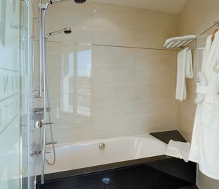 Bathroom Vincci Frontaura 4*  Valladolid